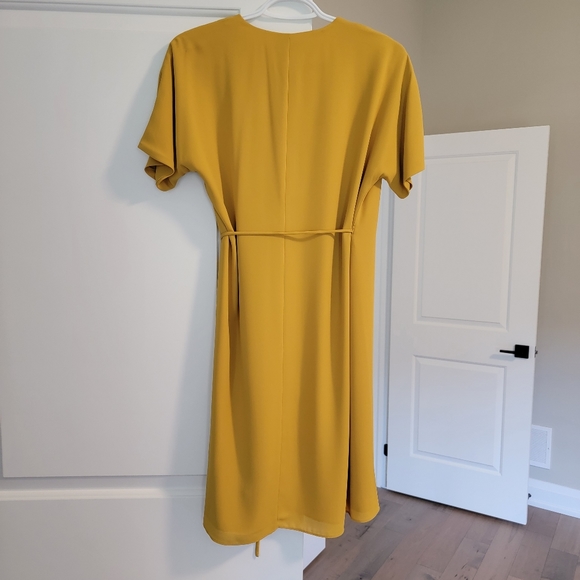 Babaton short sleeve mini wrap dress - Picture 4 of 4
